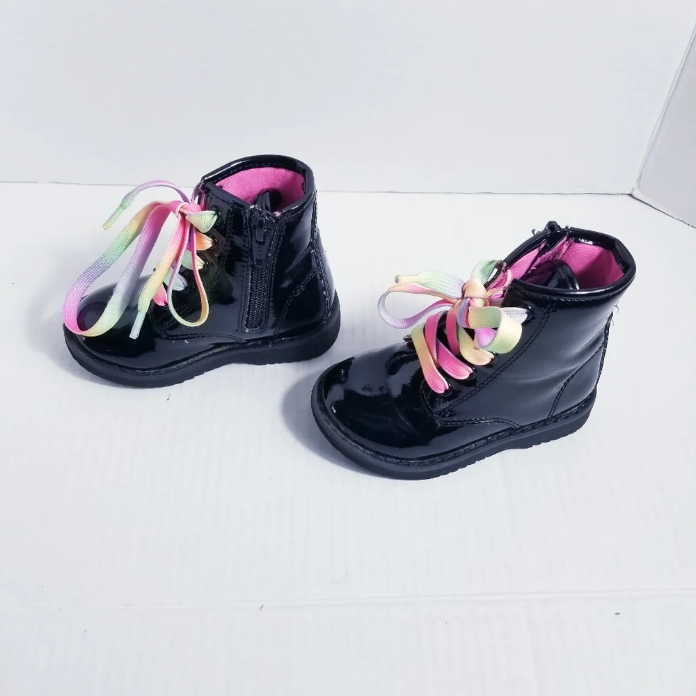 THE CHILDREN'S PLACE BABY GIRL'S SHINY BLACK BOOTS WITH RAINBOW LACES SIZE 6